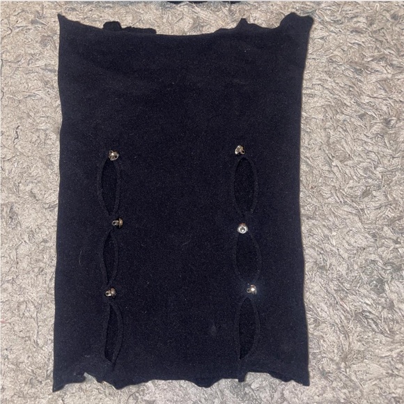 White Fox Black Skirt Set - Picture 3 of 5